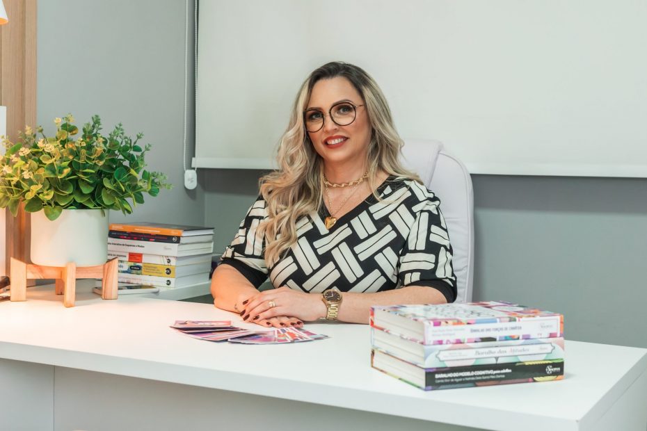 Antônia Pereira em seu consultório